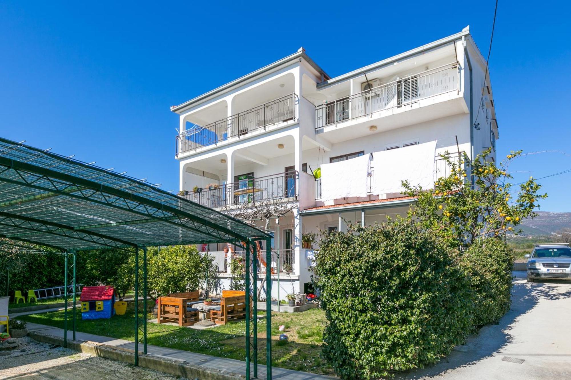 Apartments With A Parking Space Kastel Stafilic, Kastela - 21948 Dış mekan fotoğraf